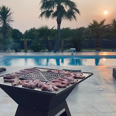 Luxury Private * Duras