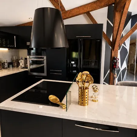 Luxury Private
