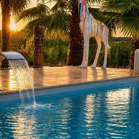 Luxury Private *